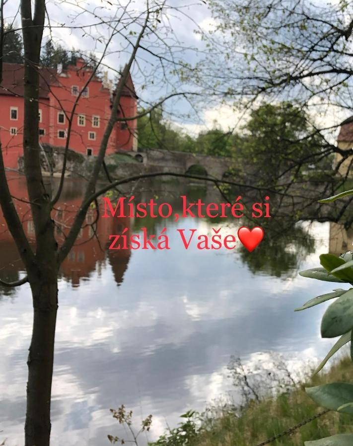 Penzion Tera U Zamku Cervena Lhota Pluhuv Zdar Esterno foto